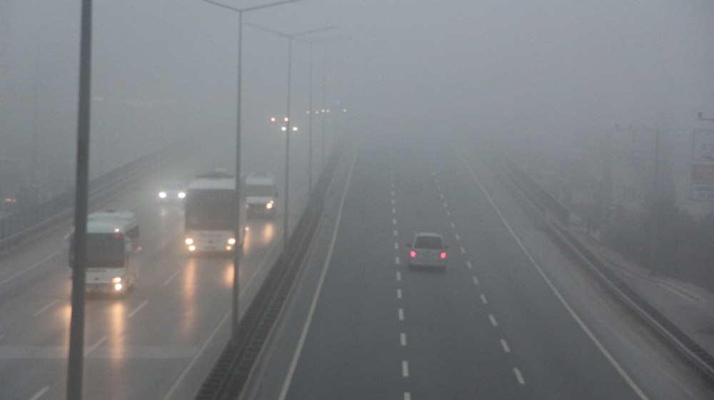 Kocaeli güne yoğun sis ile başladı 