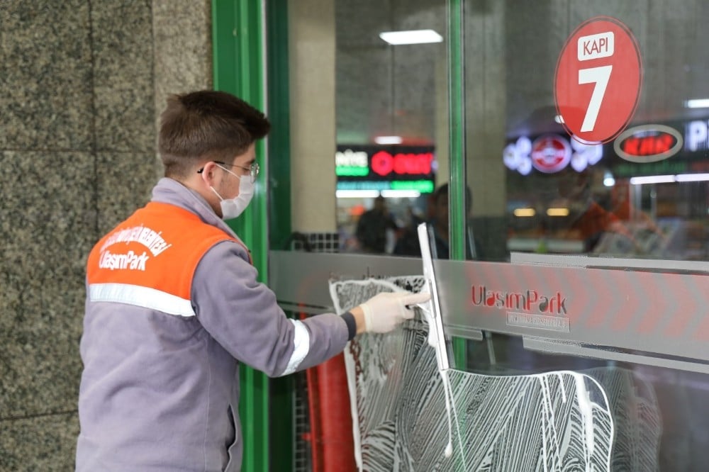 Kocaeli Şehirlerarası Otobüs Terminali günde iki kez dezenfekte ediliyor 