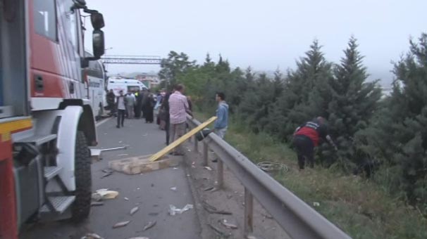 Kocaeli Tem Otoyolu'nda feci kaza!