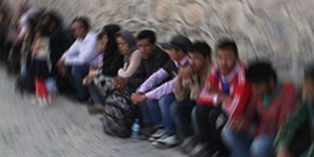 Kocaeli'de 33 düzensiz göçmen sınır dışı edildi