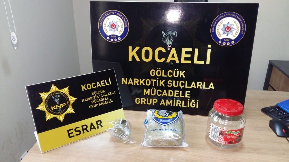 Kocaeli’de 448 gram esrar ile yakalanan 2 kişi tutuklandı 