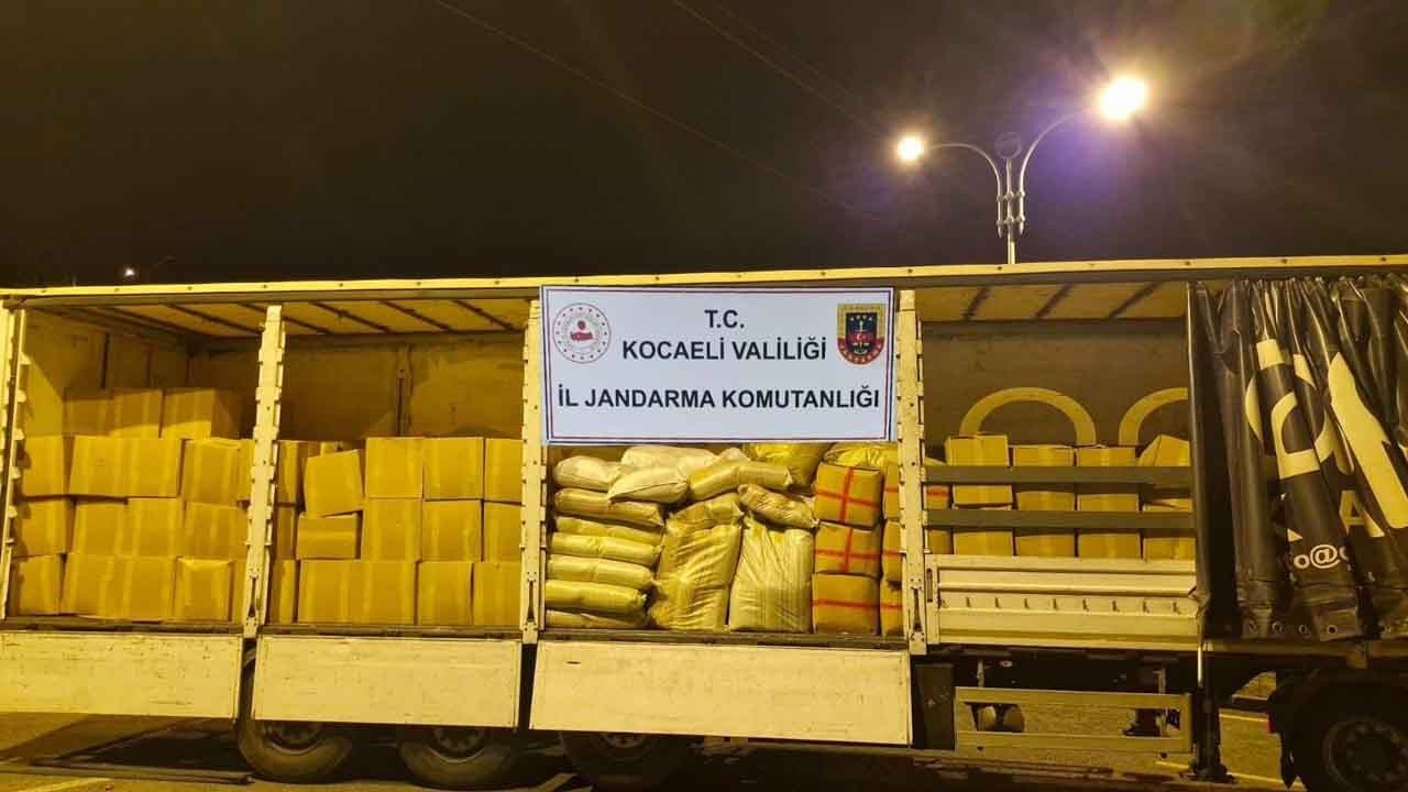 Kocaeli’de 511 tarihi eser ve tonlarca tütün ele geçirildi