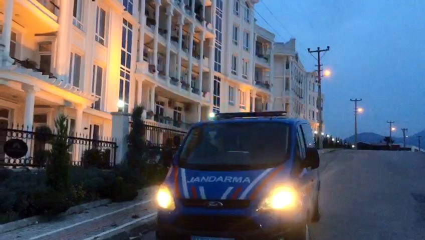 Kocaeli’de anonslarla vatandaşlara “Evde kal” çağrısı yapılıyor 