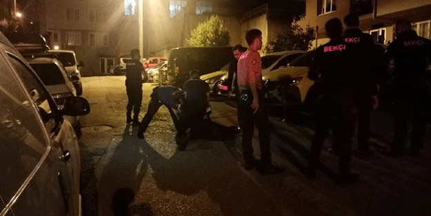 Kocaeli'de babasıyla kavga eden genç sinir krizi geçirerek kendisini bıçakladı