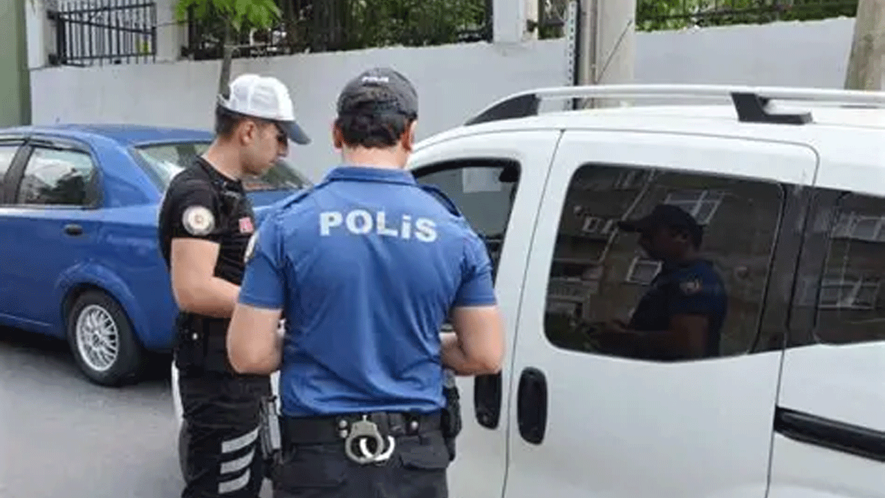 Kocaeli’de bıçaklı kavga can aldı! Sokak ortasında kan döküldü!