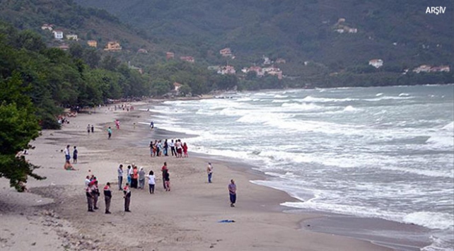 Kocaeli'de denize giren 2 kişi hayatını kaybetti