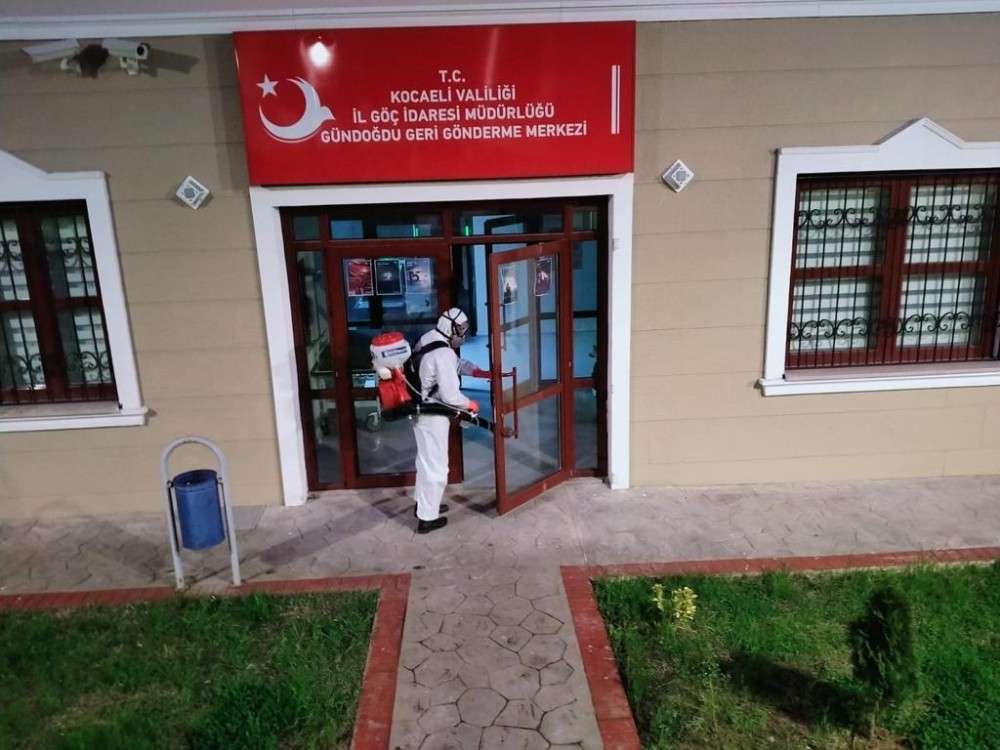 Kocaeli’de dezenfekte çalışmalarını aralıksız sürdürüyor 