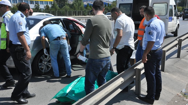 Kocaeli'de durdurulan otomobilden ceset çıktı