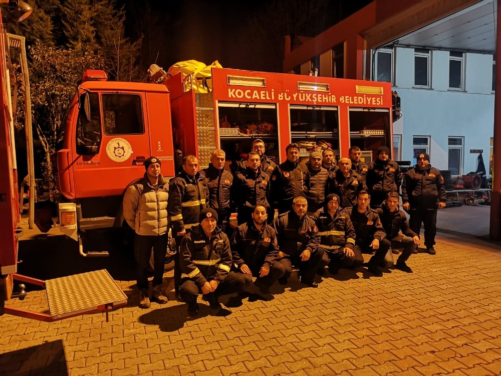 Kocaeli’de ekipler Elazığ’daki deprem için seferber oldu 