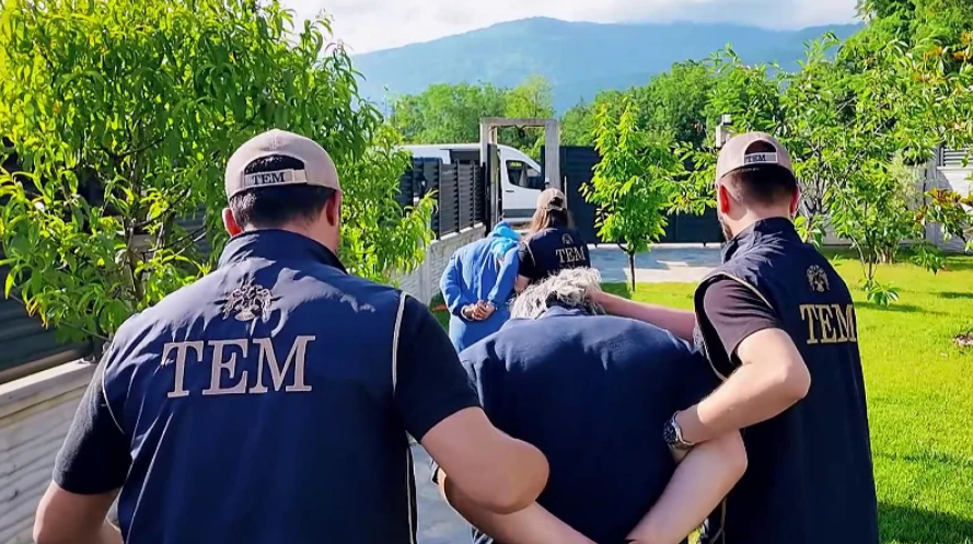 Kocaeli'de FETÖ operasyonu: Dershanelerde ByLock ve ankesör izi!
