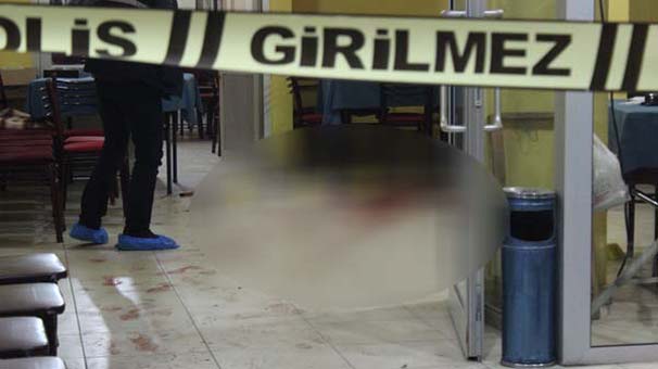 Kocaeli'de husumetlisi tarafından iş yerinde vurulan kahvehaneci ağır yaralandı
