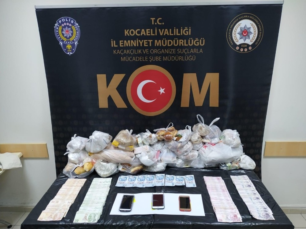 Kocaeli’de iş yerlerine sahte para vermeye çalışan 3 şüpheli tutuklandı 