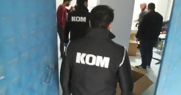 Kocaeli’de kaçak maske imalathanelerine polis baskını 