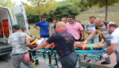 Kocaeli’de kontrolden çıkan 2 otomobil kafa kafaya çarpıştı: 1’i ağır 3 yaralı