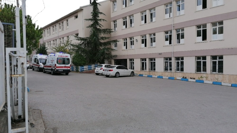 Kocaeli’de lise öğrencileri çiğ köfteden zehirlendi 