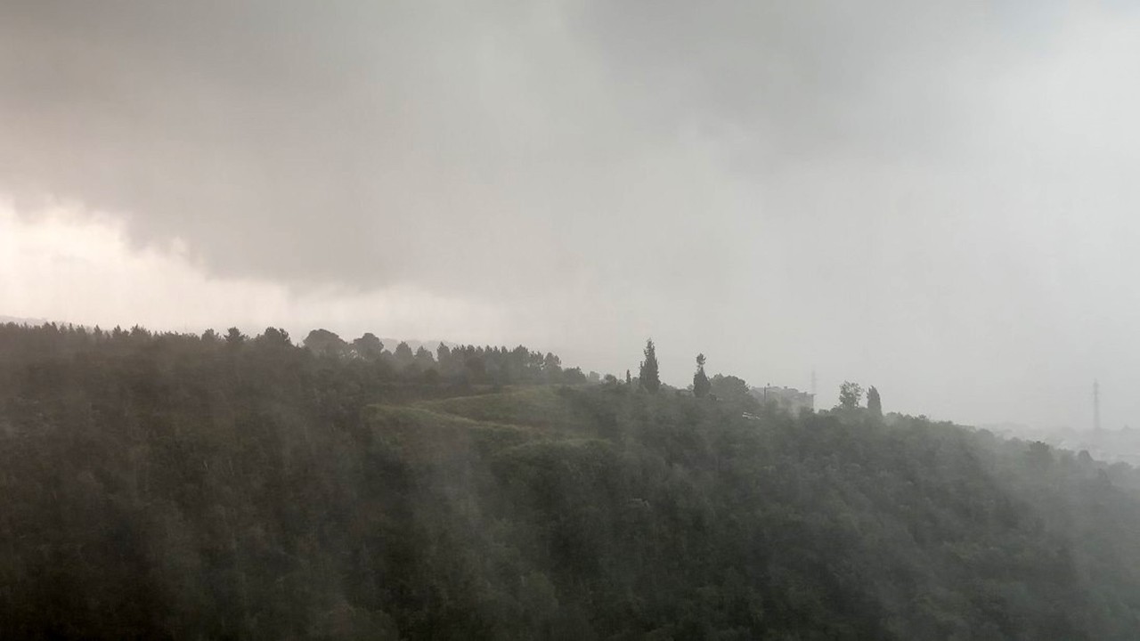Kocaeli'de sağanak ve rüzgar etkili oldu