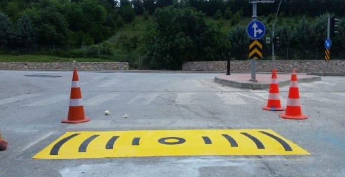 Kocaeli'de sensörlü trafik ışıkları sürücüleri rahatlatıyor