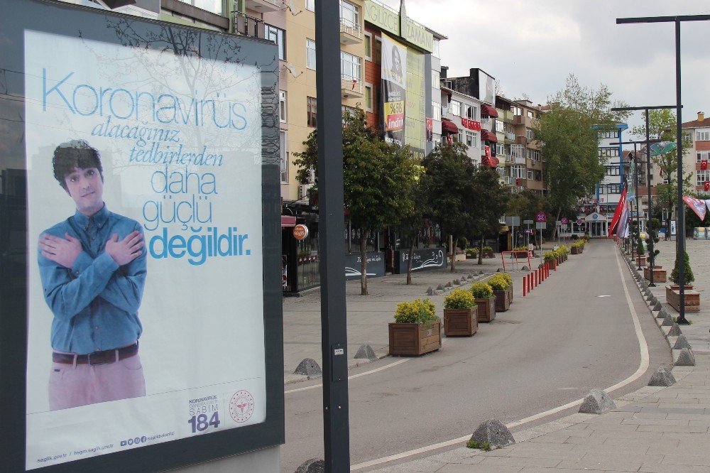 Kocaeli’de sokaklar 23 Nisan’da boş kaldı 