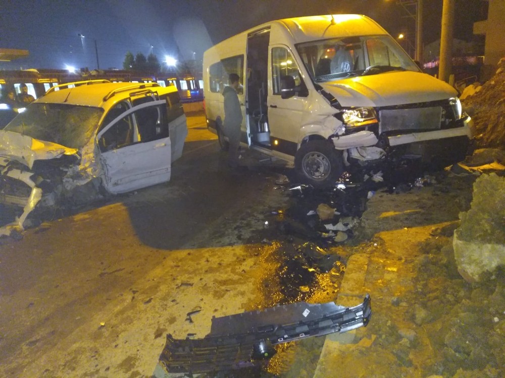 Kocaeli’de trafik kazası: 2’si ağır 11 yaralı 