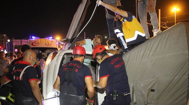 Kocaeli'de trafik kazası: 3 kişi yaralandı