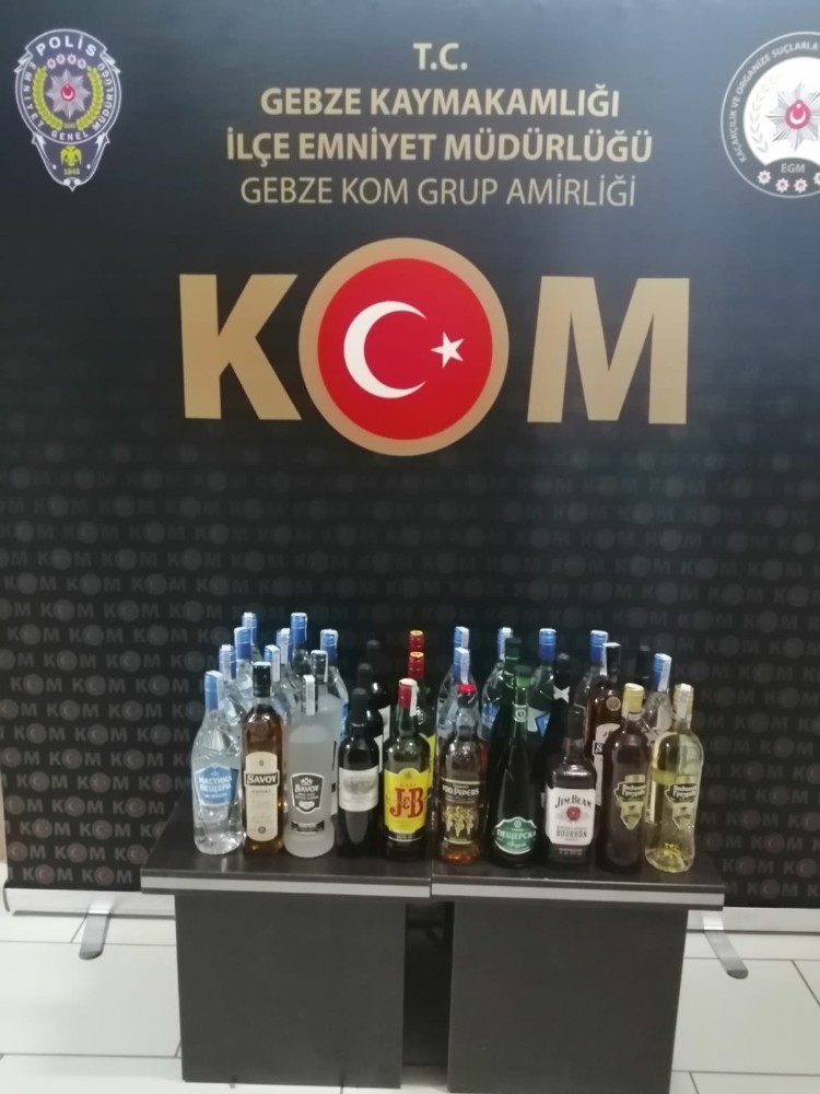 Kocaeli’de yılbaşı öncesi 32 şişe kaçak içki ele geçirildi 