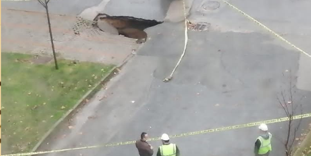 Kocaeli'de yol çöktü! Ekipler olay yerinde