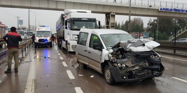 Kocaeli'de zincirleme kaza: 5 yaralı