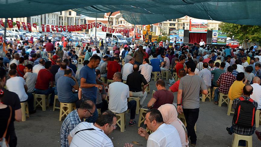 Kocaeliler ilk günden beri meydanı terk etmediler
