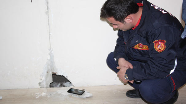 Kocaeli'nde cep telefonundan video açıp saatlerce bekledi