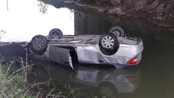 Kocaeli’nde dereye uçan otomobildeki anne ve oğlu yaralandı