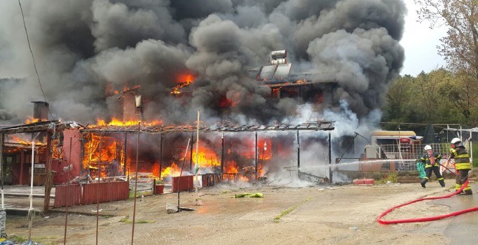 Kocaeli'nde iş yeri yangını