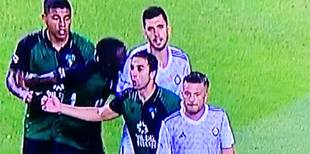 Kocaelispor-Altay maçında Luis Suarez vakası! Yok artık daha neler: 1. Lig'de bunu da gördük...