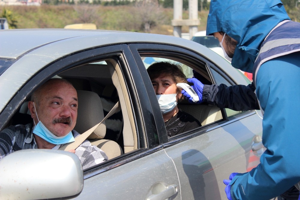 Kocaeli’ye girişlerde korona virüs denetimleri sürdürülüyor 