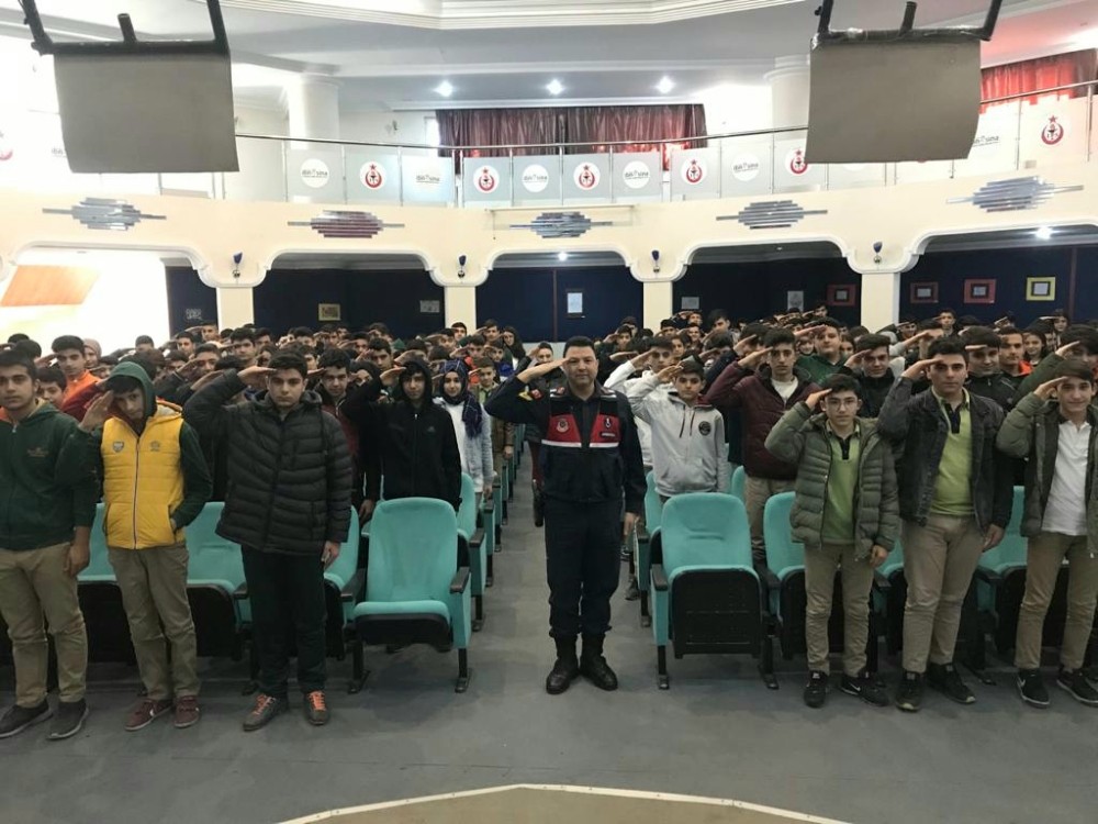 Kocaman yürekli öğrencilerden kahraman Mehmetçiğe selam 