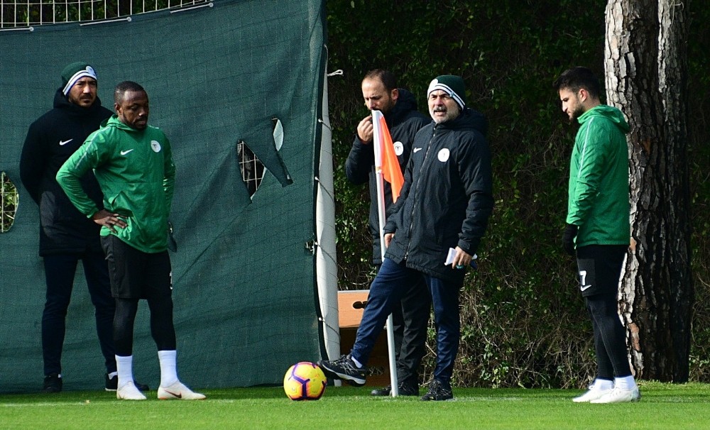Kocaman’lı Konyaspor, Çalımbay’lı Konyaspor’u geçemedi 
