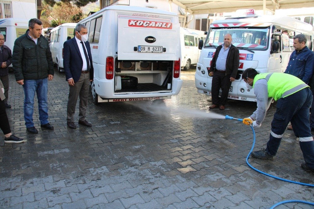 Koçarlı Belediyesi dezenfekte çalışmasını sürdürüyor 