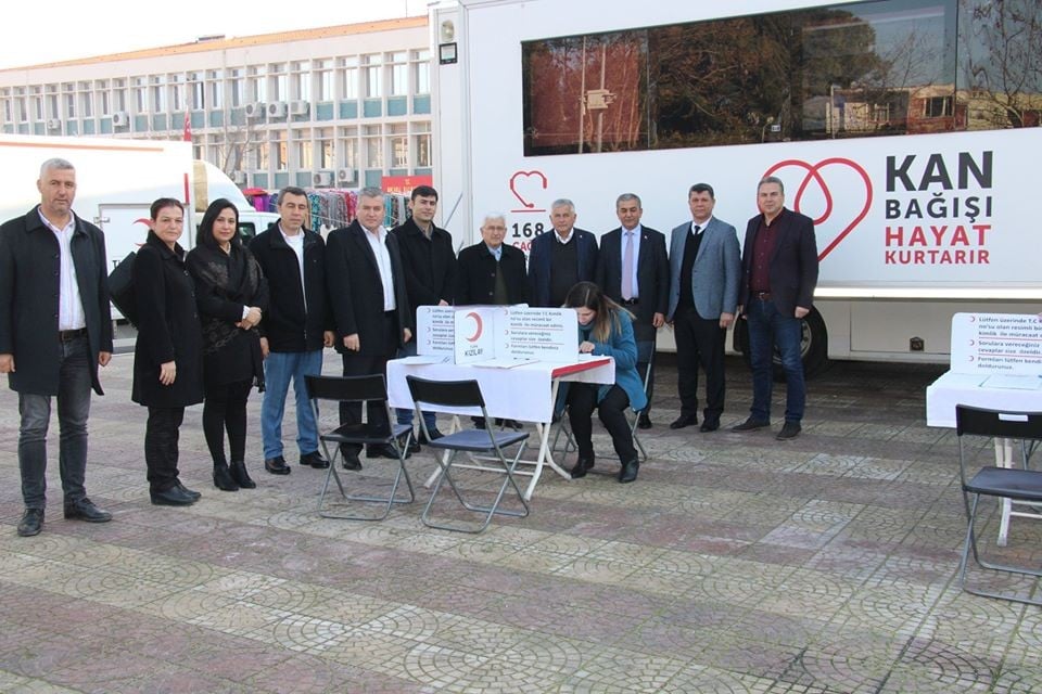 Koçarlı Mehmet öğretmen için ’ben de varım’ dedi 