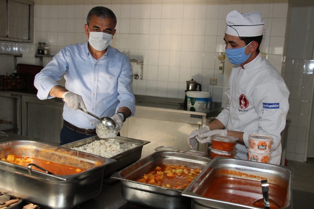 Koçarlı’da fakirler ekmeksiz, garipler aşsız kalmayacak 