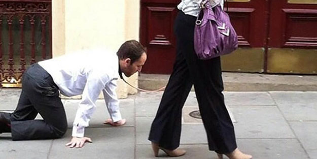 Kocasına tasma takıp gezdirdi! Nedeni şaşırttı