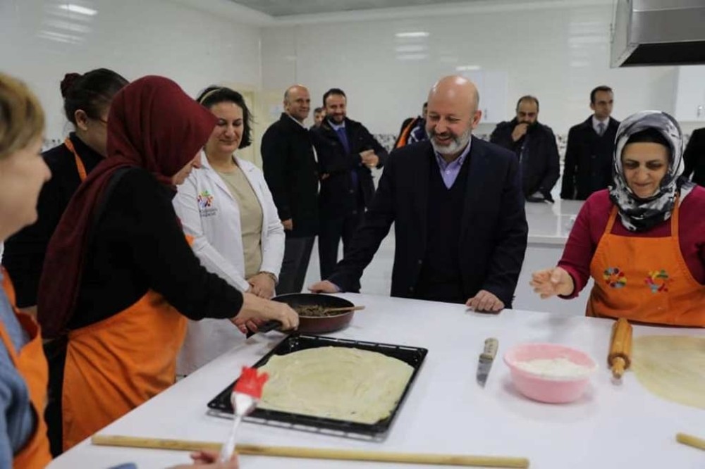 Kocasinan Belediyesi, 86 branşta 33 bin 289 kişiye eğitim verdi 
