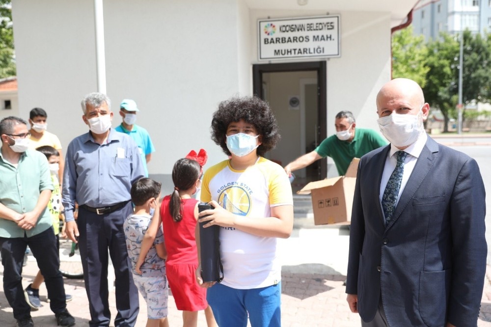Kocasinan’dan sosyal mesafeli ve geri dönüşümden üretilen satranç banklar 