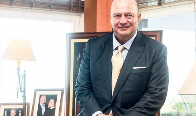 Koç'un mezarında 6 koruma!