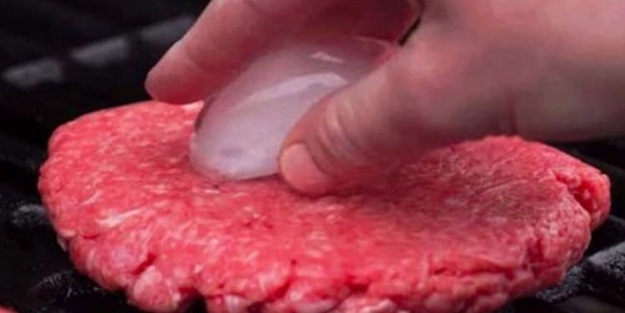 Köfte pişirirken üstüne buz koyarsanız...