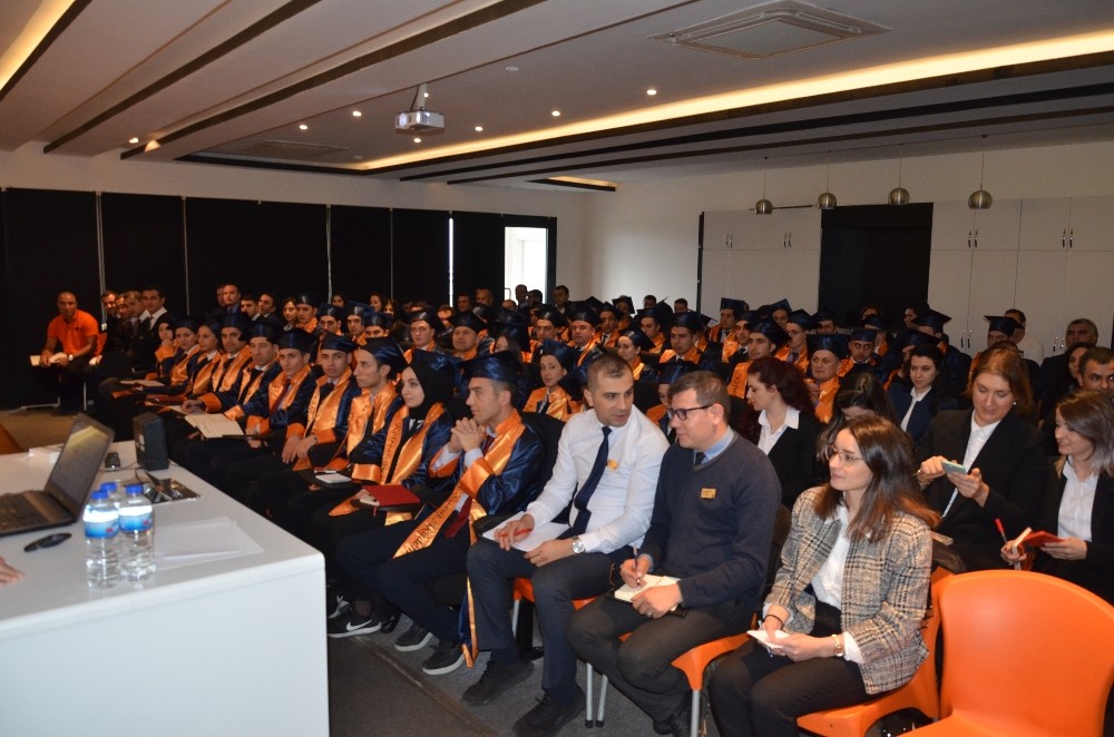 Köfteci Yusuf Akademi geleceğin liderlerini yetiştiriyor 