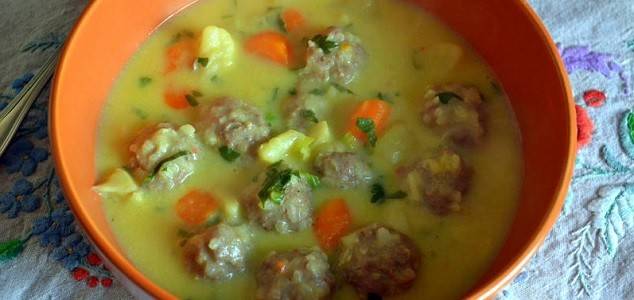 Köfteli kereviz yemeği nasıl yapılır? Kereviz yemeği tarifi