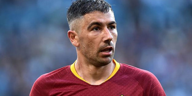 Kolarov gemileri yaktı! Fenerbahçe'ye geliyor