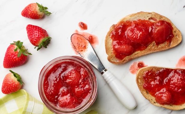 Kolay çilek reçeli tarifi | Kaç kilodan çilek reçeli yapılır?