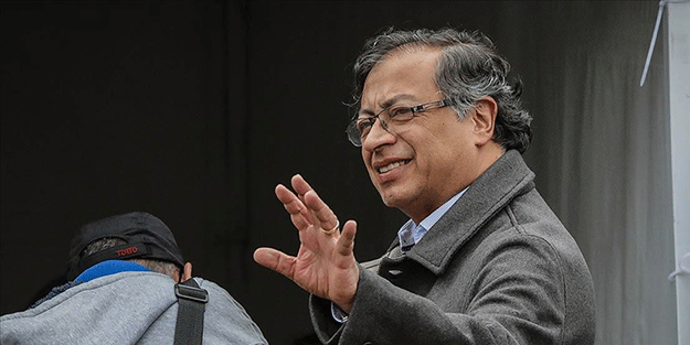 Kolombiya Cumhurbaşkanı Petro'dan, İsrail'e "beyaz fosfor bombası" tepkisi