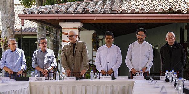 Kolombiya hükümeti ile silahlı örgüt ELN'nin barış görüşmelerine yeniden başlayacağı açıklandı