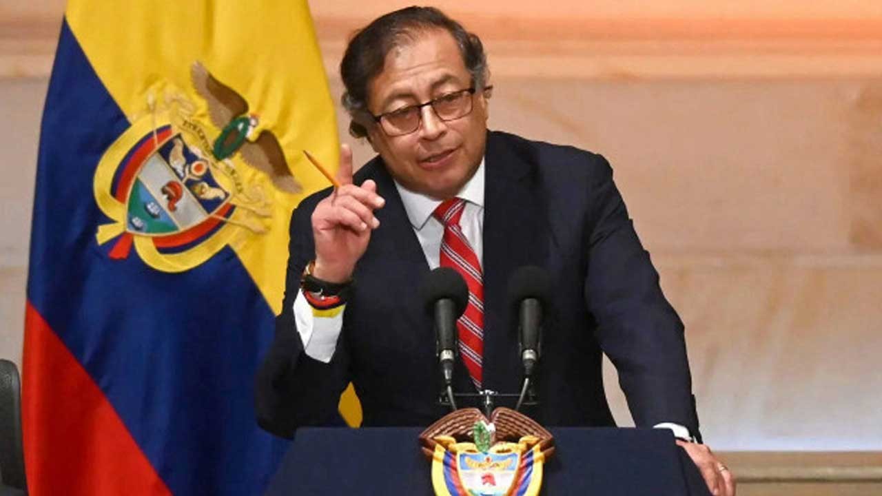 Kolombiya lideri Petro, ABD'nin saldırılarına tepki gösterdi